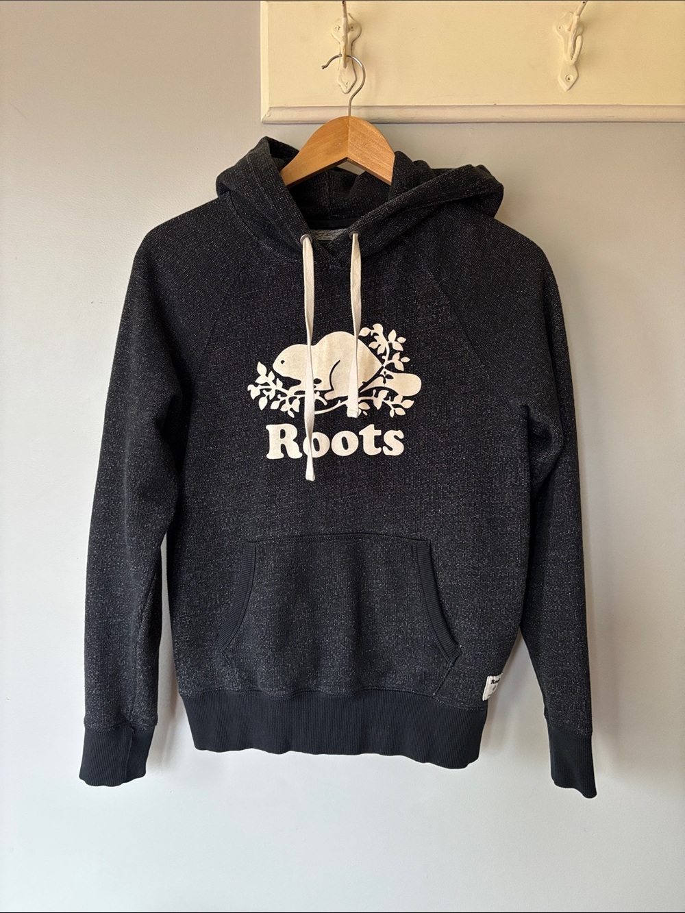 Roots Canada Black Pullover Flecked Knit Beaver Logo Hoodie Womens XS